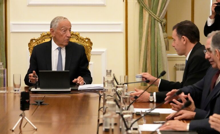 El presidente de Portugal convoca elecciones anticipadas para el 18 de mayo