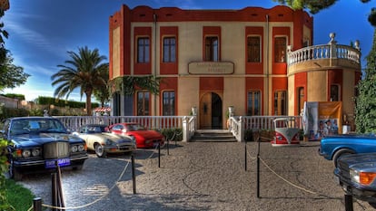 Entrada al Hotel Finca Almenara en Copau (Zaragoza).