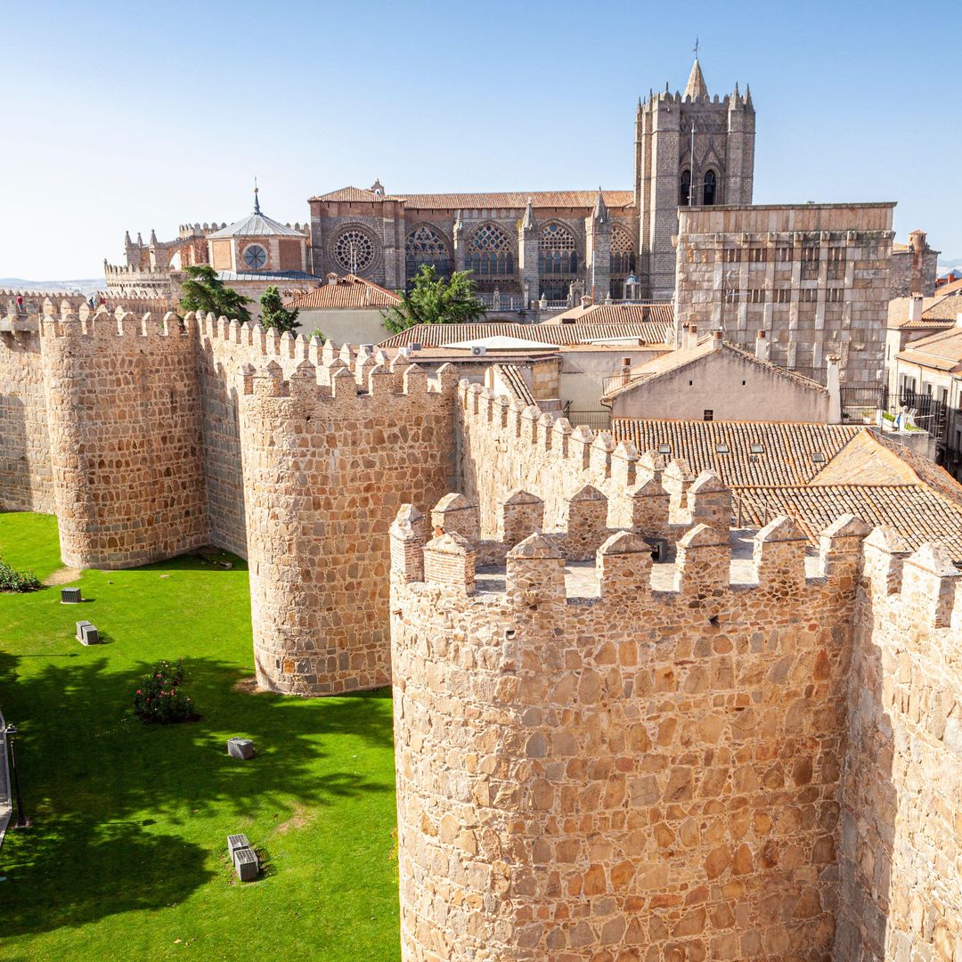 Muro y catedral de ávila