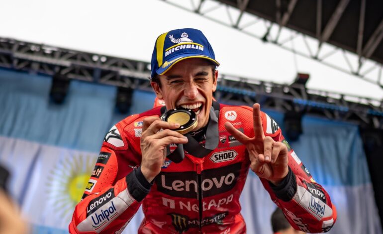 La gran leyenda de MotoGP ‘bendice’ a Marc Márquez: «Superará a Valentino Rossi»