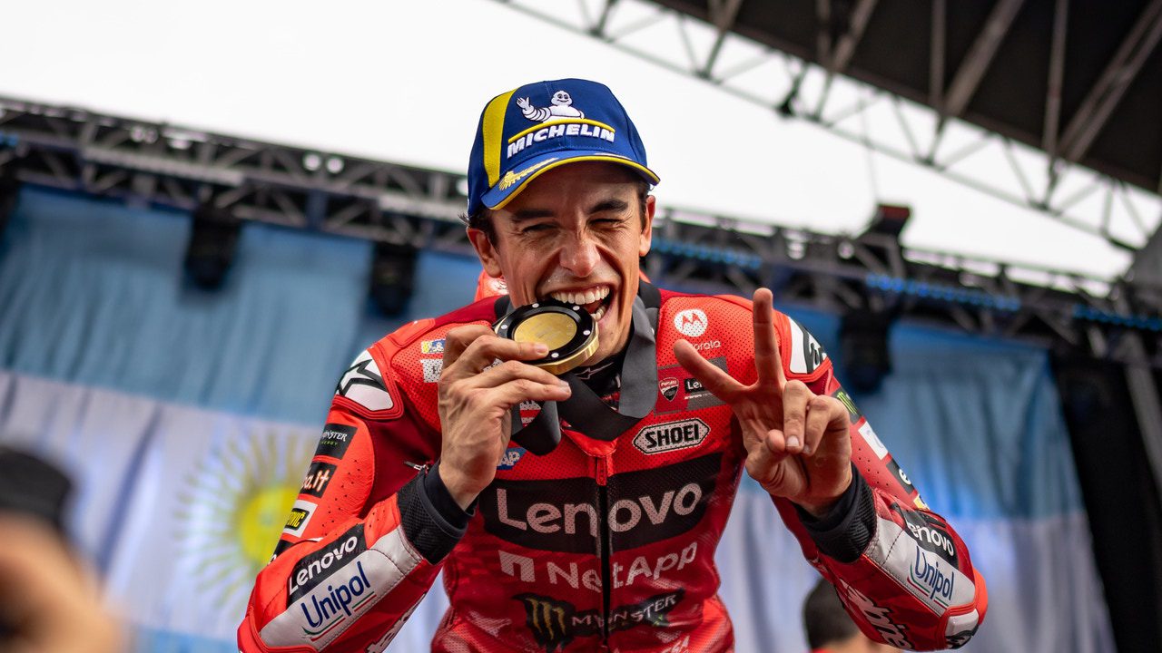 La gran leyenda de MotoGP ‘bendice’ a Marc Márquez: «Superará a Valentino Rossi»