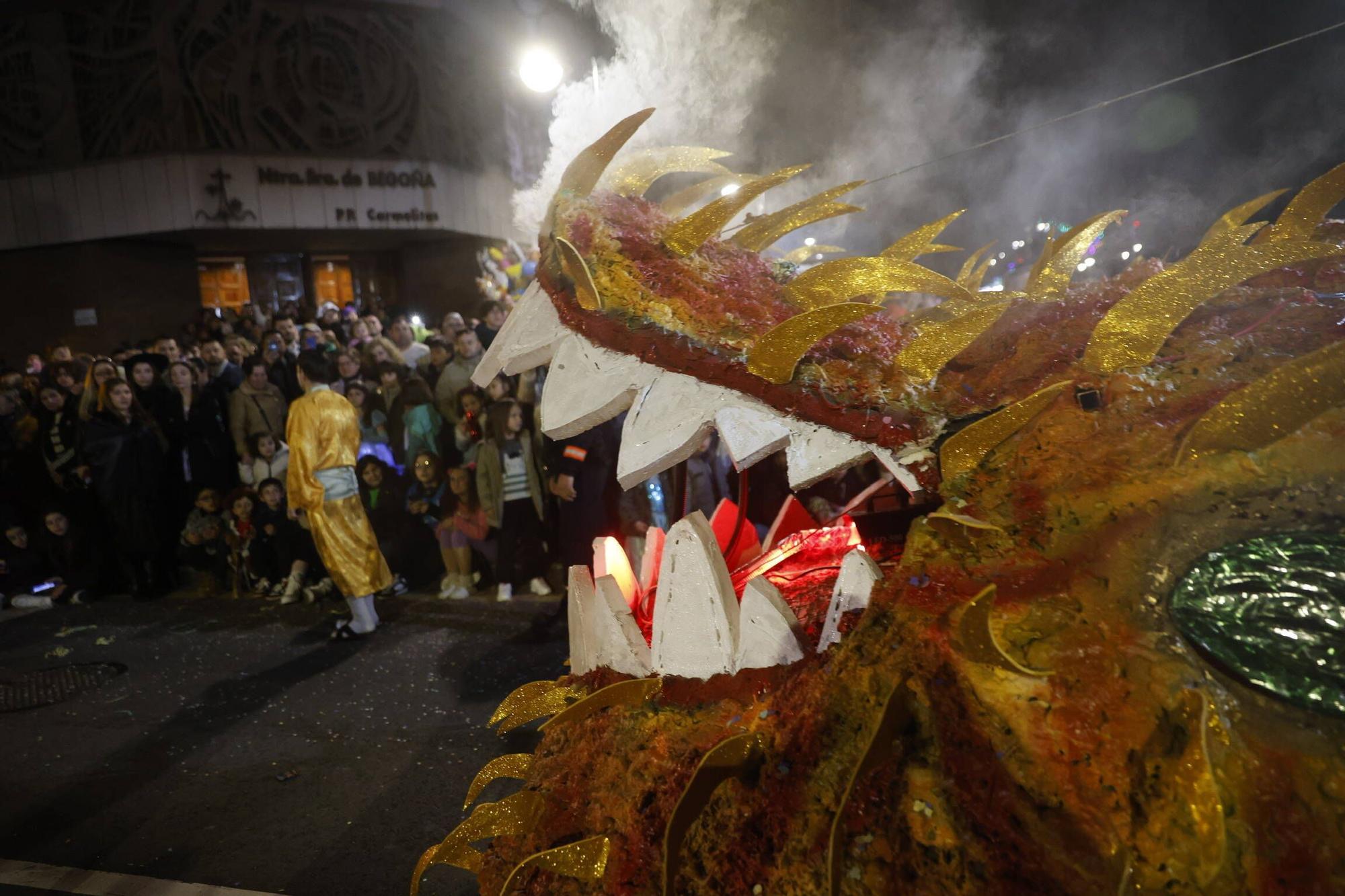 Así fue el multitudinario y espectacular desfile de Antroxu en Gijón (en imágenes)