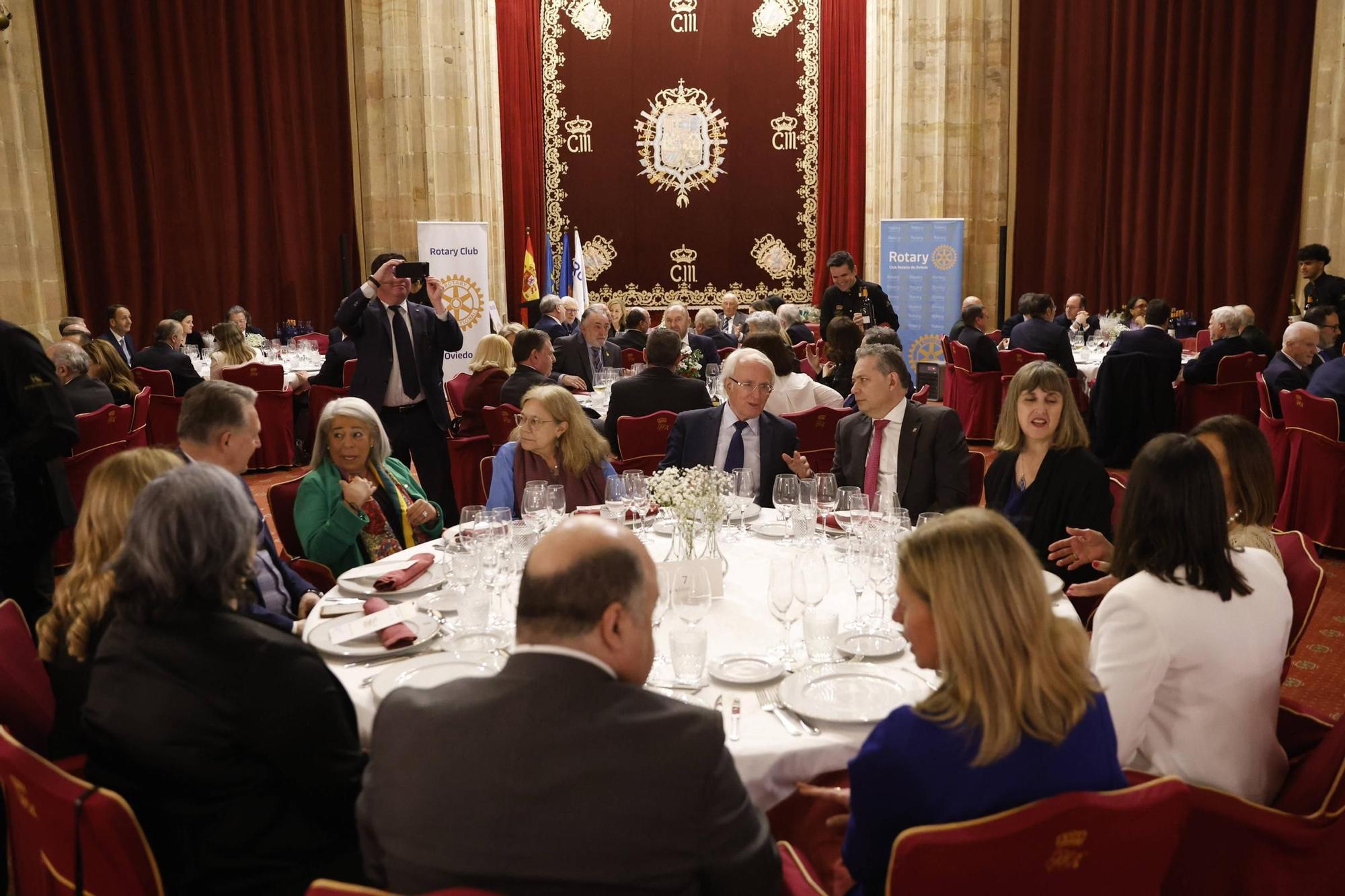 Entrega del premio "Mujer Trabajadora 2025" del Rotary Club Oviedo a Ángeles Rivero, directora general de LA NUEVA ESPAÑA, en imágenes