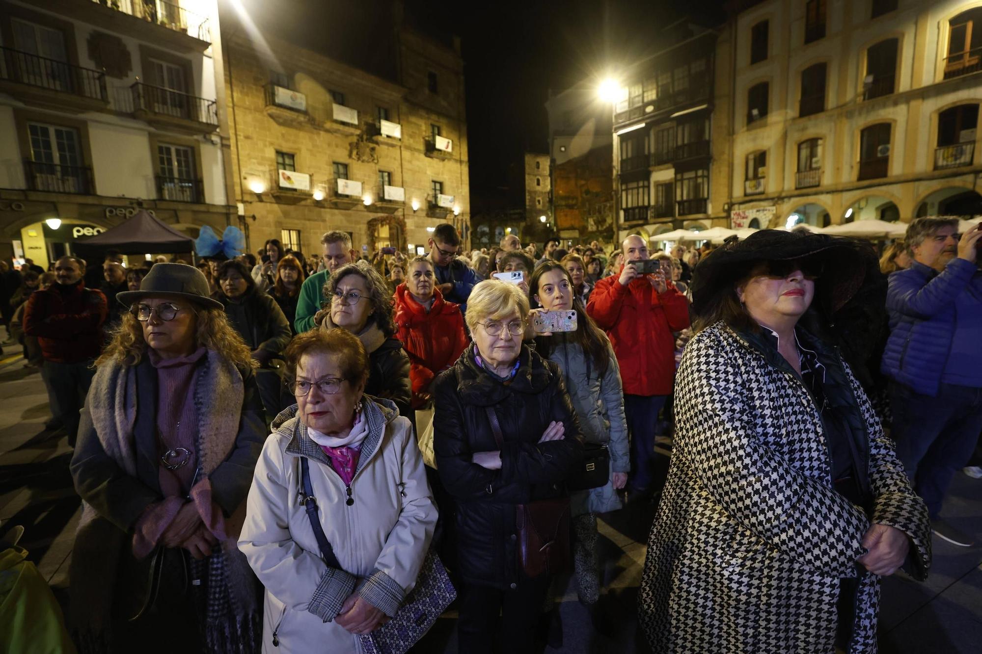 En imágenes: el entierro de la sardina del antroxu en Avilés