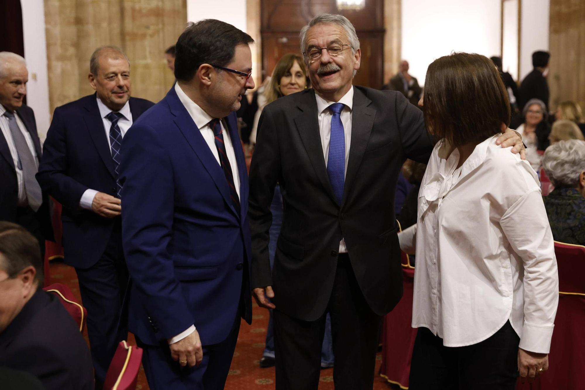 Entrega del premio "Mujer Trabajadora 2025" del Rotary Club Oviedo a Ángeles Rivero, directora general de LA NUEVA ESPAÑA, en imágenes