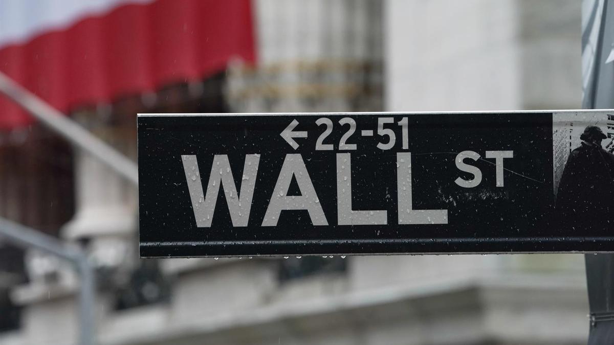 Wall Street recupera parte de lo perdido por el aplazamiento de aranceles de EEUU a la automoción de México y Canadá