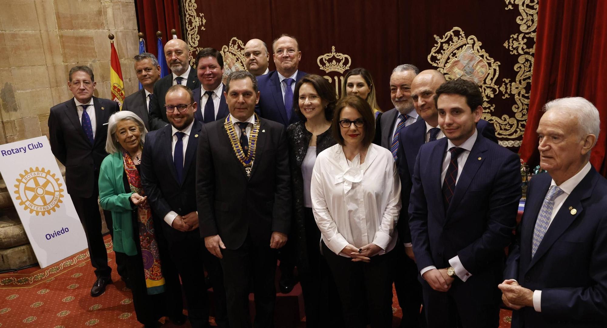 Entrega del premio "Mujer Trabajadora 2025" del Rotary Club Oviedo a Ángeles Rivero, directora general de LA NUEVA ESPAÑA, en imágenes