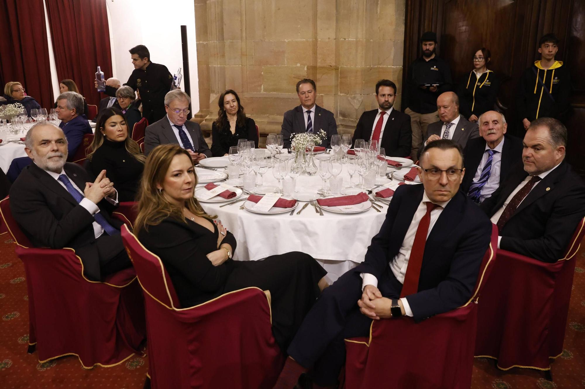 Entrega del premio "Mujer Trabajadora 2025" del Rotary Club Oviedo a Ángeles Rivero, directora general de LA NUEVA ESPAÑA, en imágenes