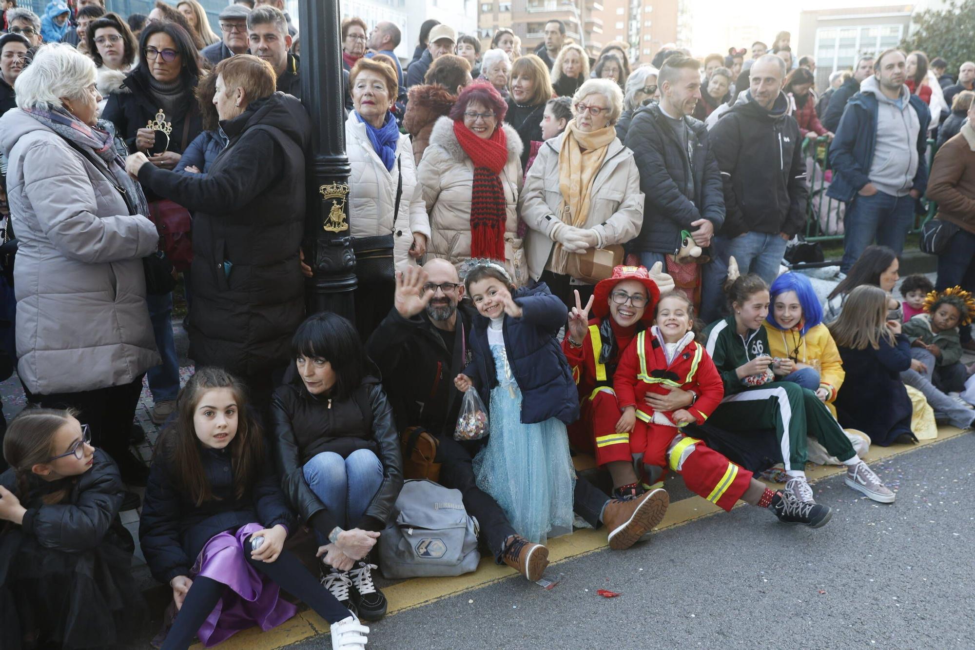 Así fue el multitudinario y espectacular desfile de Antroxu en Gijón (en imágenes)