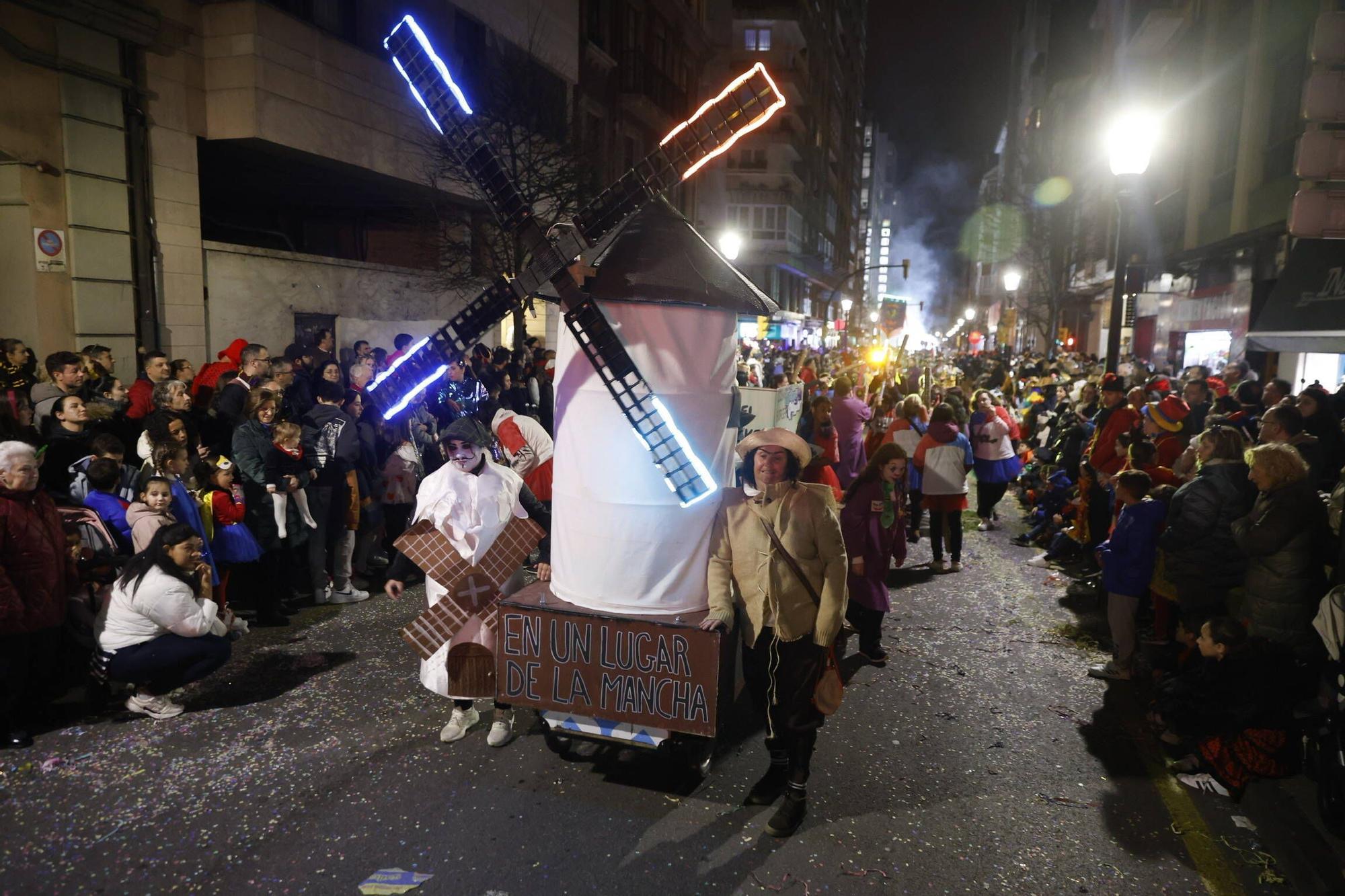 Así fue el multitudinario y espectacular desfile de Antroxu en Gijón (en imágenes)