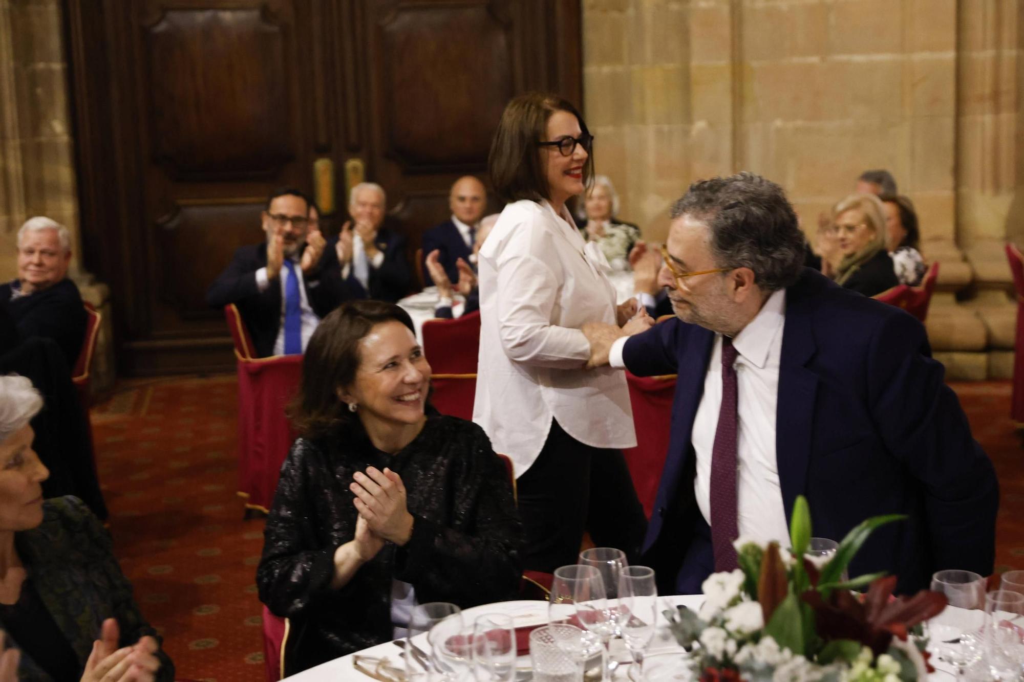 Entrega del premio "Mujer Trabajadora 2025" del Rotary Club Oviedo a Ángeles Rivero, directora general de LA NUEVA ESPAÑA, en imágenes