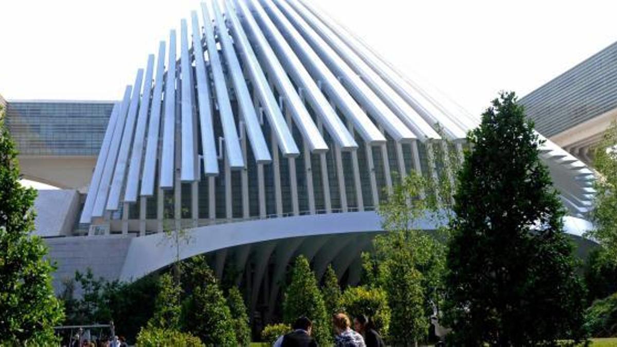 la Alfonso X desembara en Oviedo con estos dos grados en el Calatrava