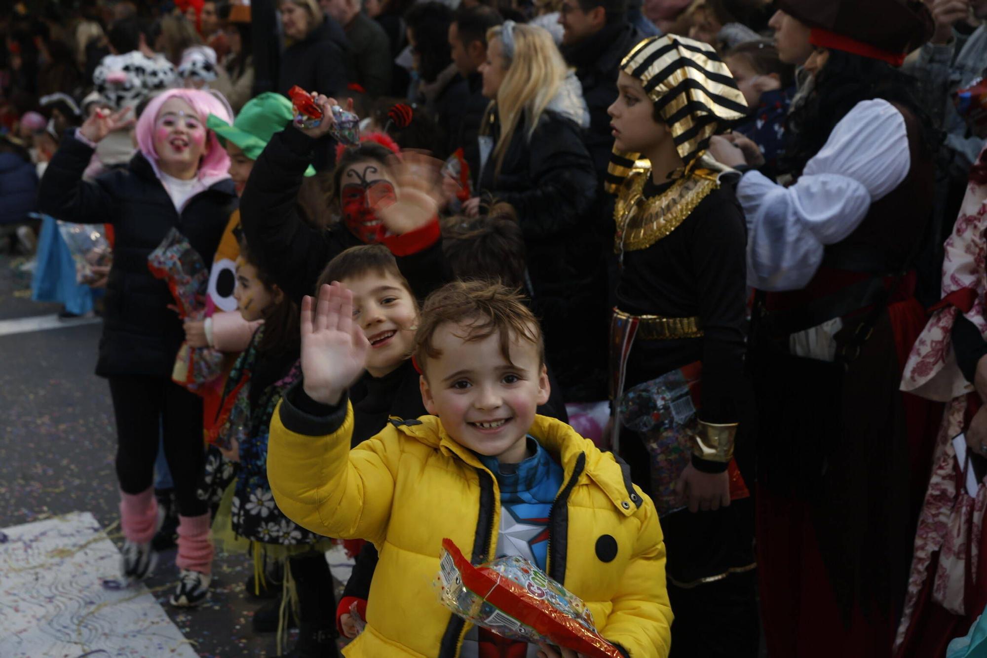 Así fue el multitudinario y espectacular desfile de Antroxu en Gijón (en imágenes)