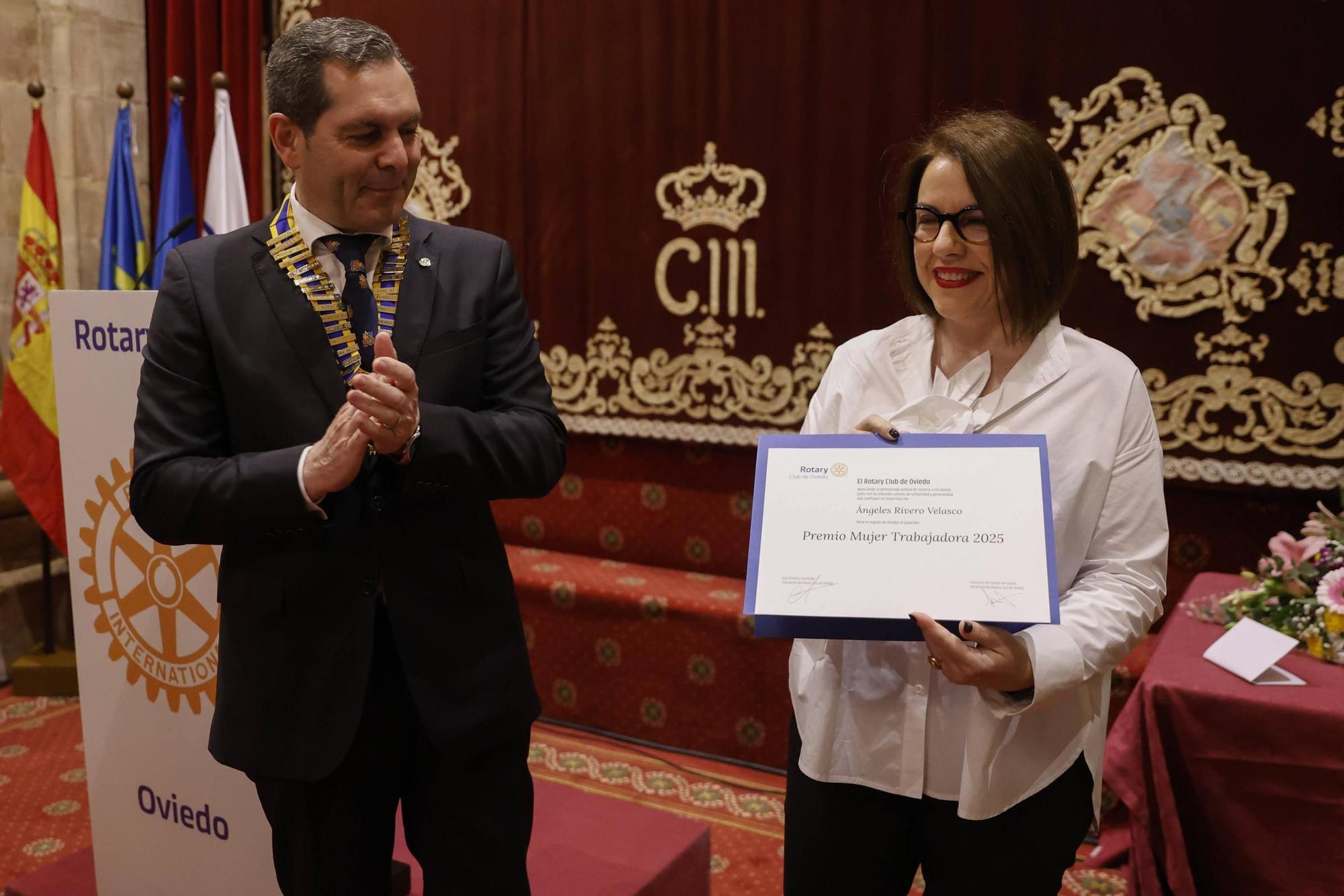 Entrega del premio "Mujer Trabajadora 2025" del Rotary Club Oviedo a Ángeles Rivero, directora general de LA NUEVA ESPAÑA, en imágenes