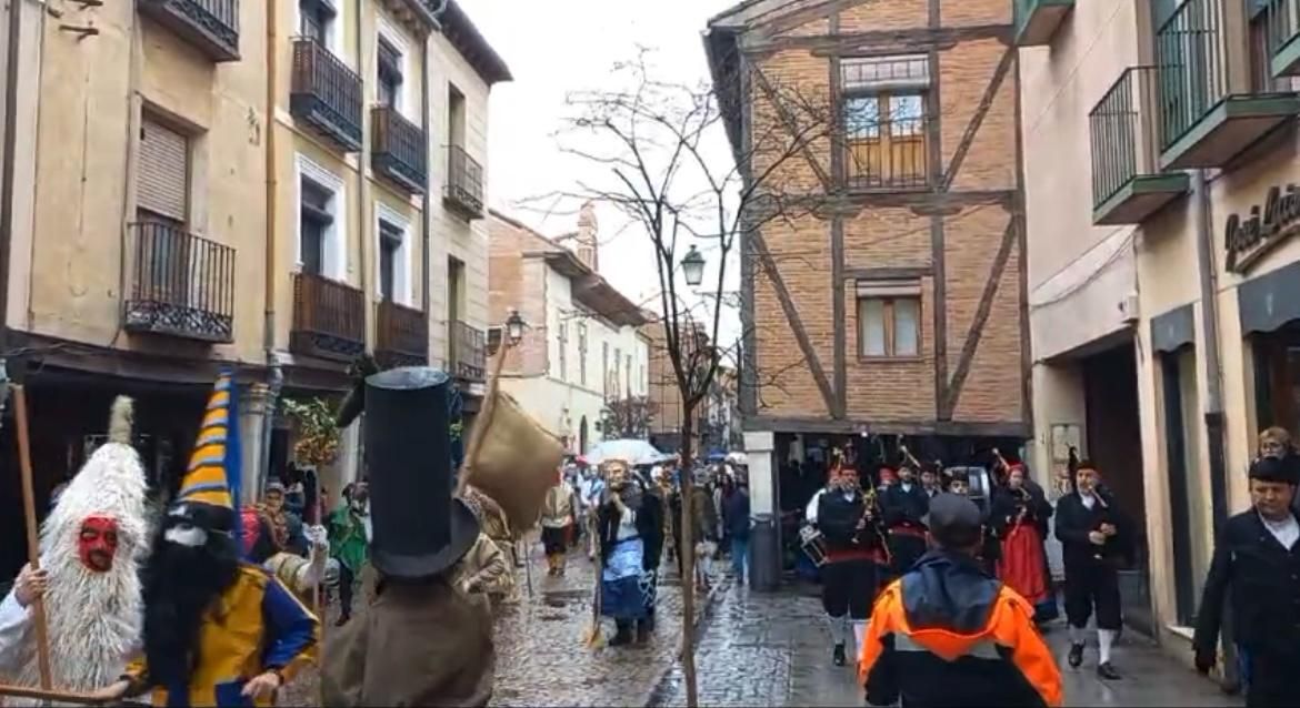 Las imágenes del Antroxu por Alcalá de Henares