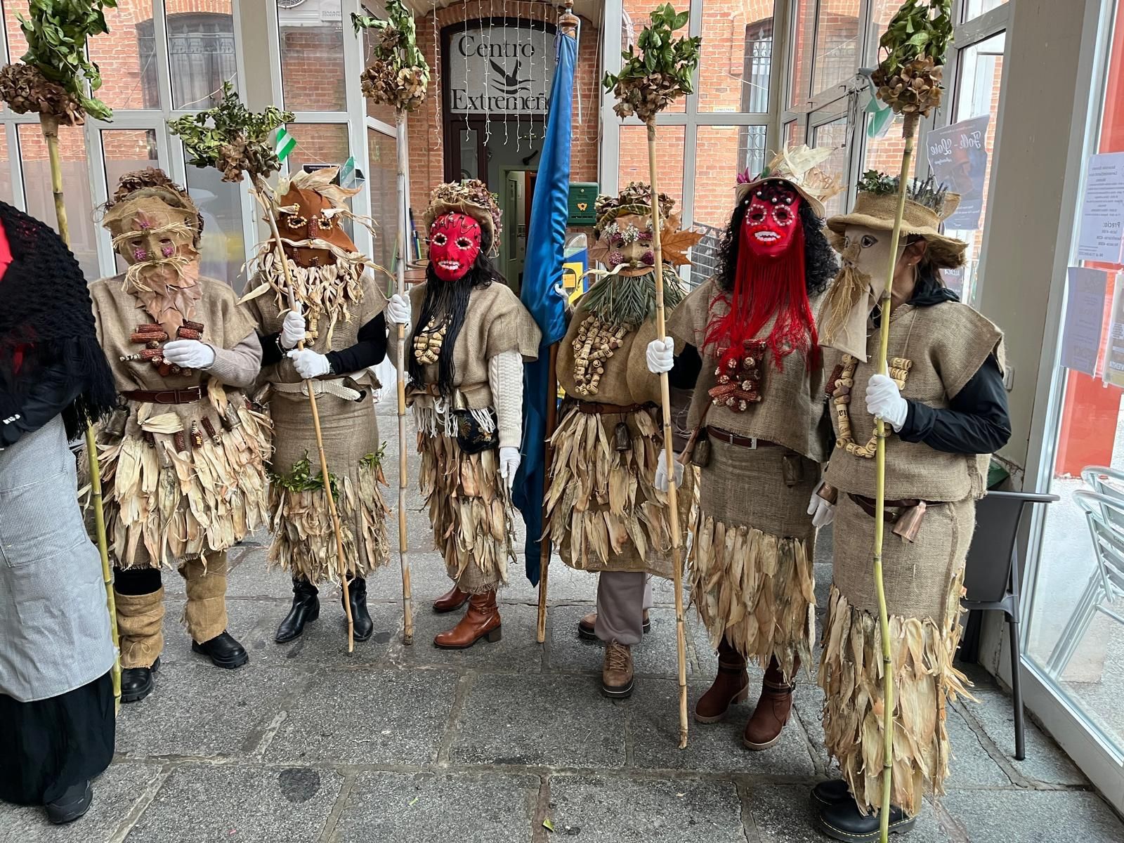 Las imágenes del Antroxu por Alcalá de Henares