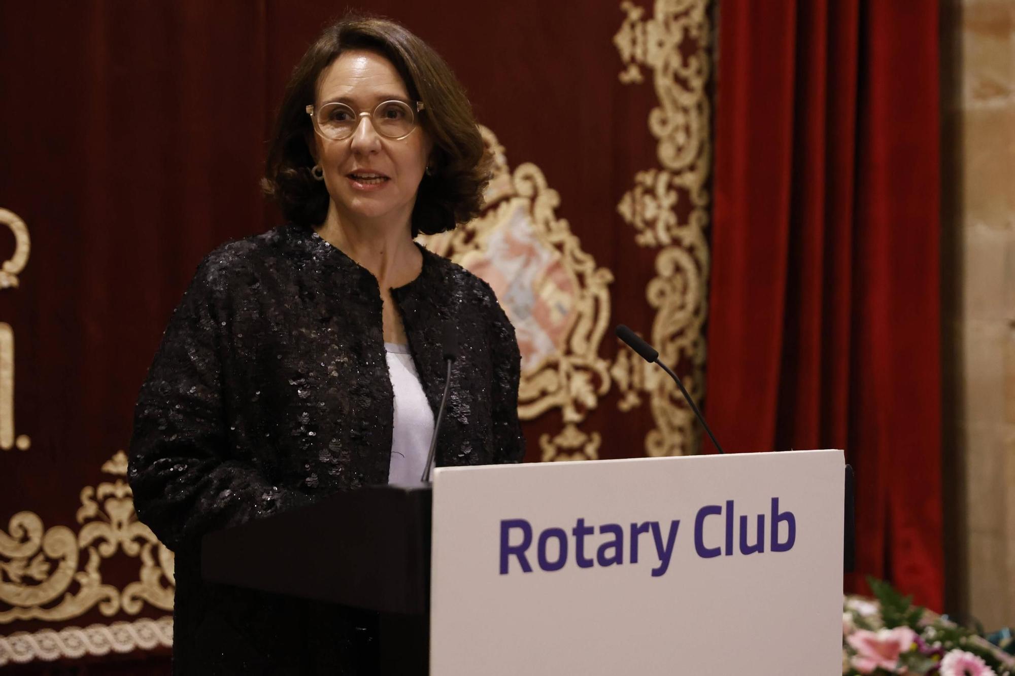 Entrega del premio "Mujer Trabajadora 2025" del Rotary Club Oviedo a Ángeles Rivero, directora general de LA NUEVA ESPAÑA, en imágenes