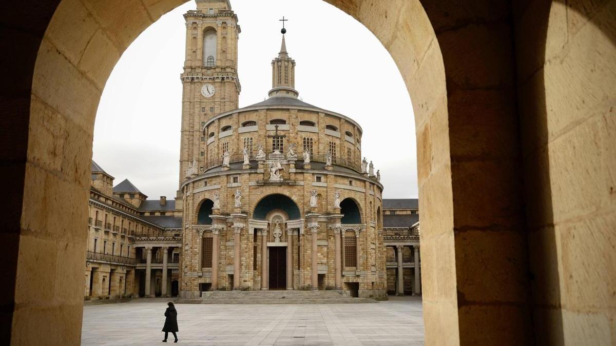 ¿Por qué la iglesia de la Laboral lleva cerrada desde 2020? Urgen al Principado su reapertura