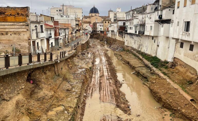 Una nueva dana en la Comunitat Valenciana suspende clases, corta carreteras y paraliza las Fallas