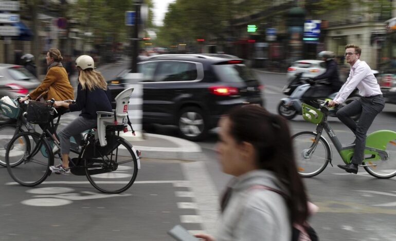 París celebra este domingo una consulta para decidir si prioriza al peatón frente al coche