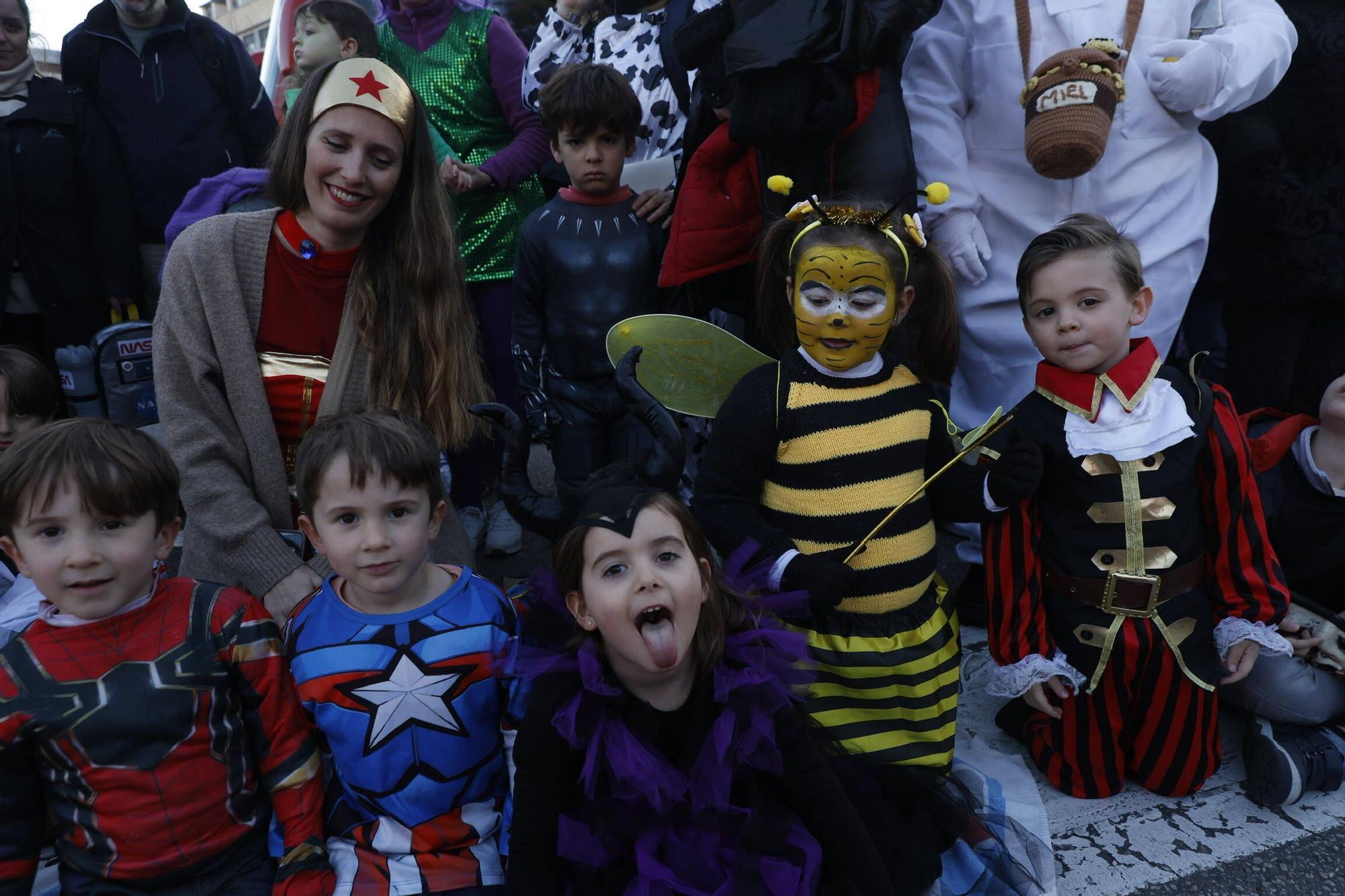 Así fue el multitudinario y espectacular desfile de Antroxu en Gijón (en imágenes)