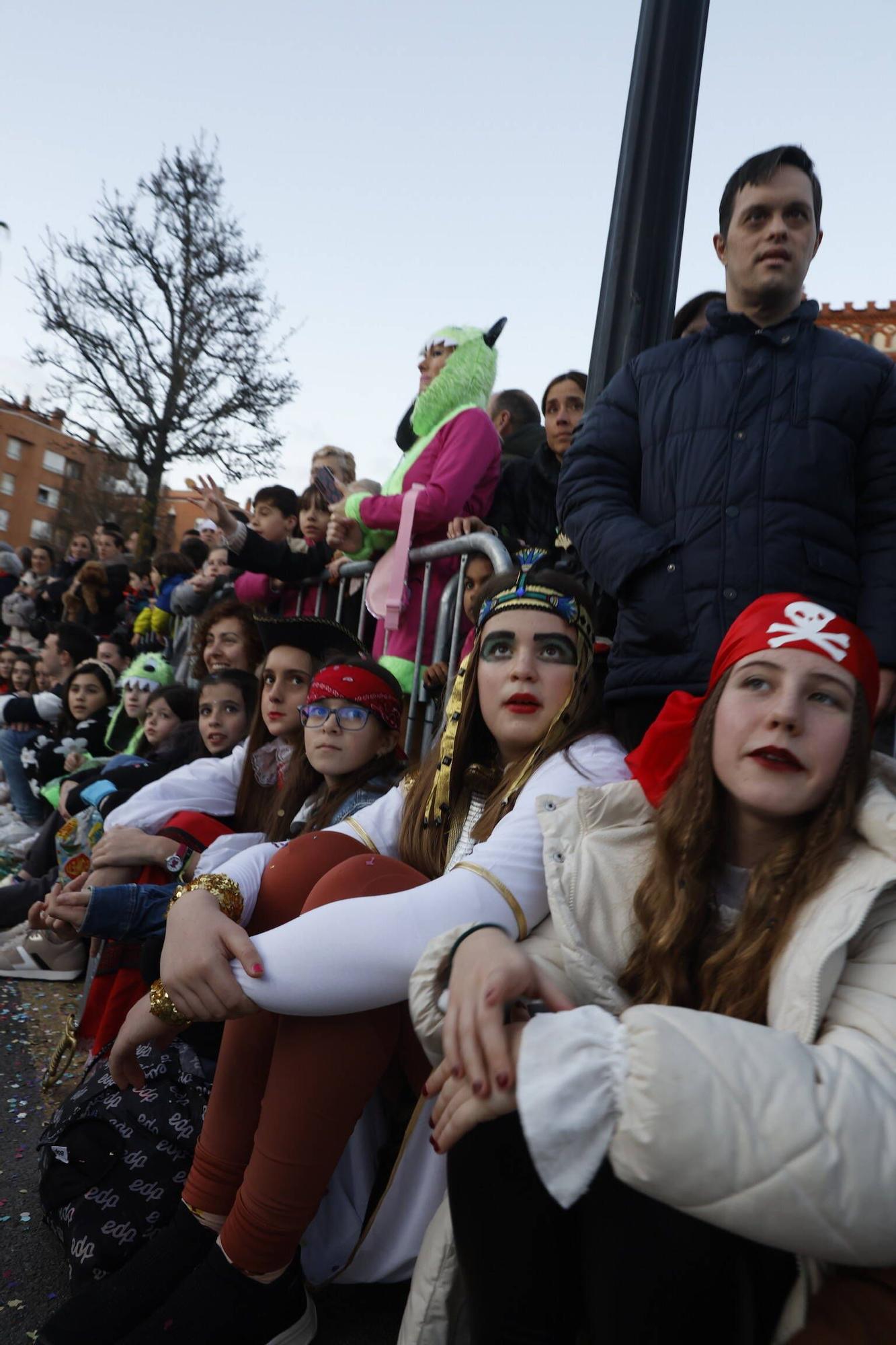 Así fue el multitudinario y espectacular desfile de Antroxu en Gijón (en imágenes)