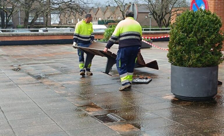 Retirada del mobiliario urbano de la Plaza Mayor de La Fresneda