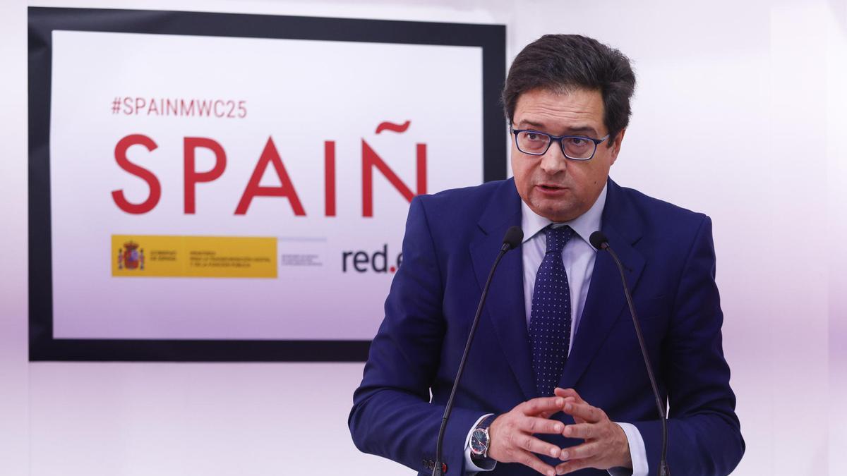 MOBILE WORLD CONGRESS | El Gobierno da alas al gran plan de Telefónica y respalda crear “empresas muy potentes” frente a EEUU y China