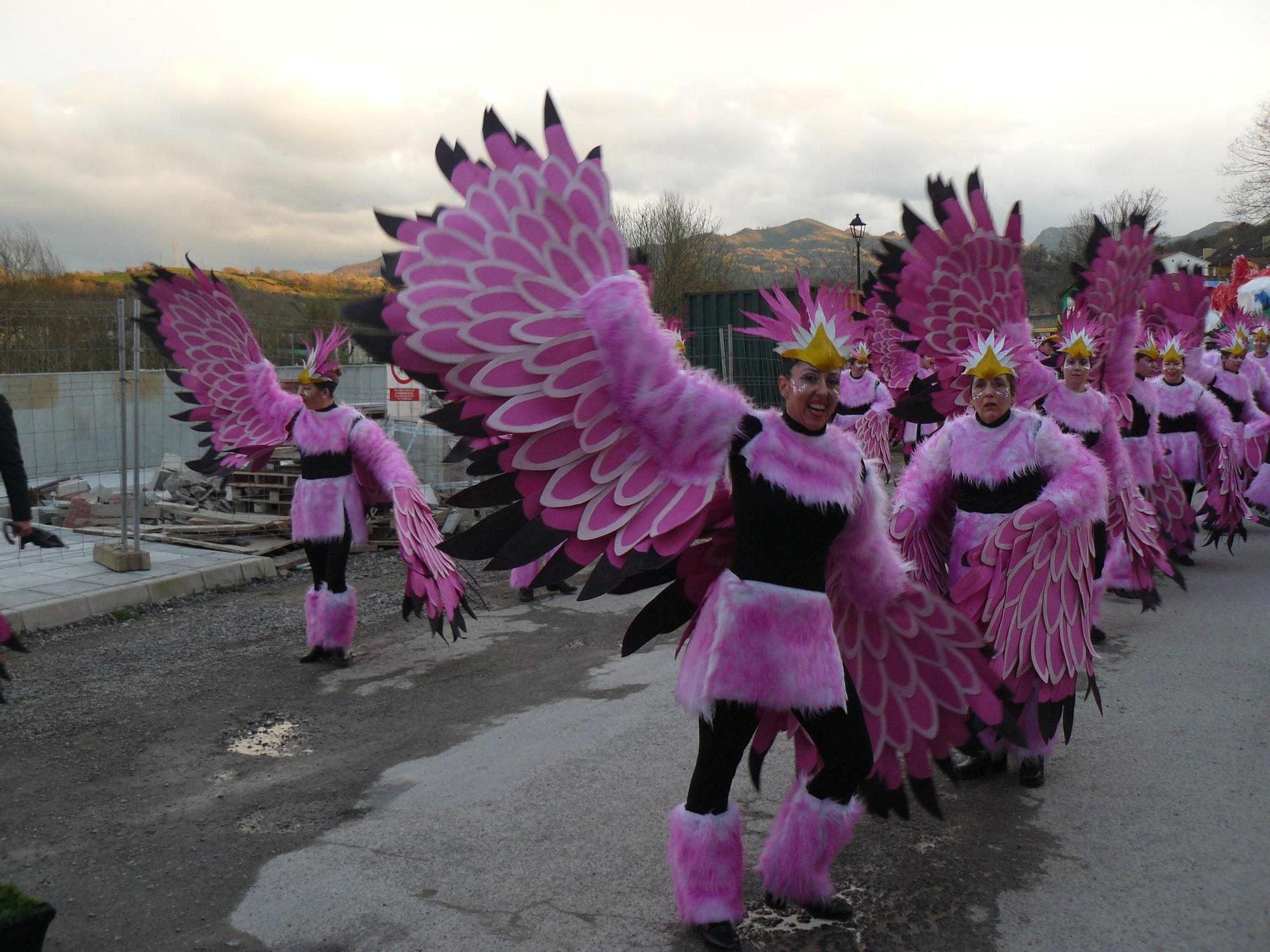 Arriondas se rinde a un Carnaval lleno de originalidad, fantasía y humor