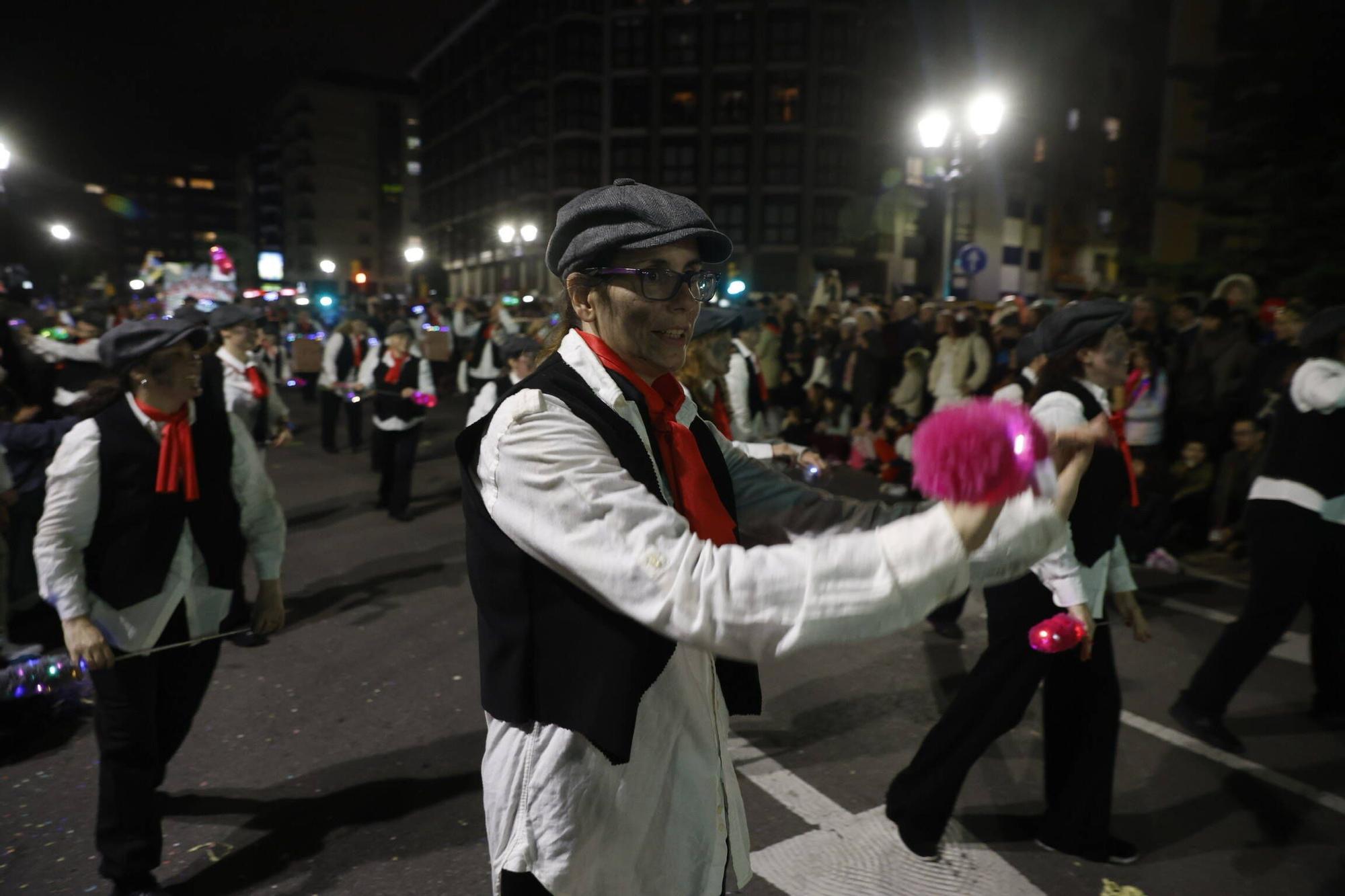 Así fue el multitudinario y espectacular desfile de Antroxu en Gijón (en imágenes)