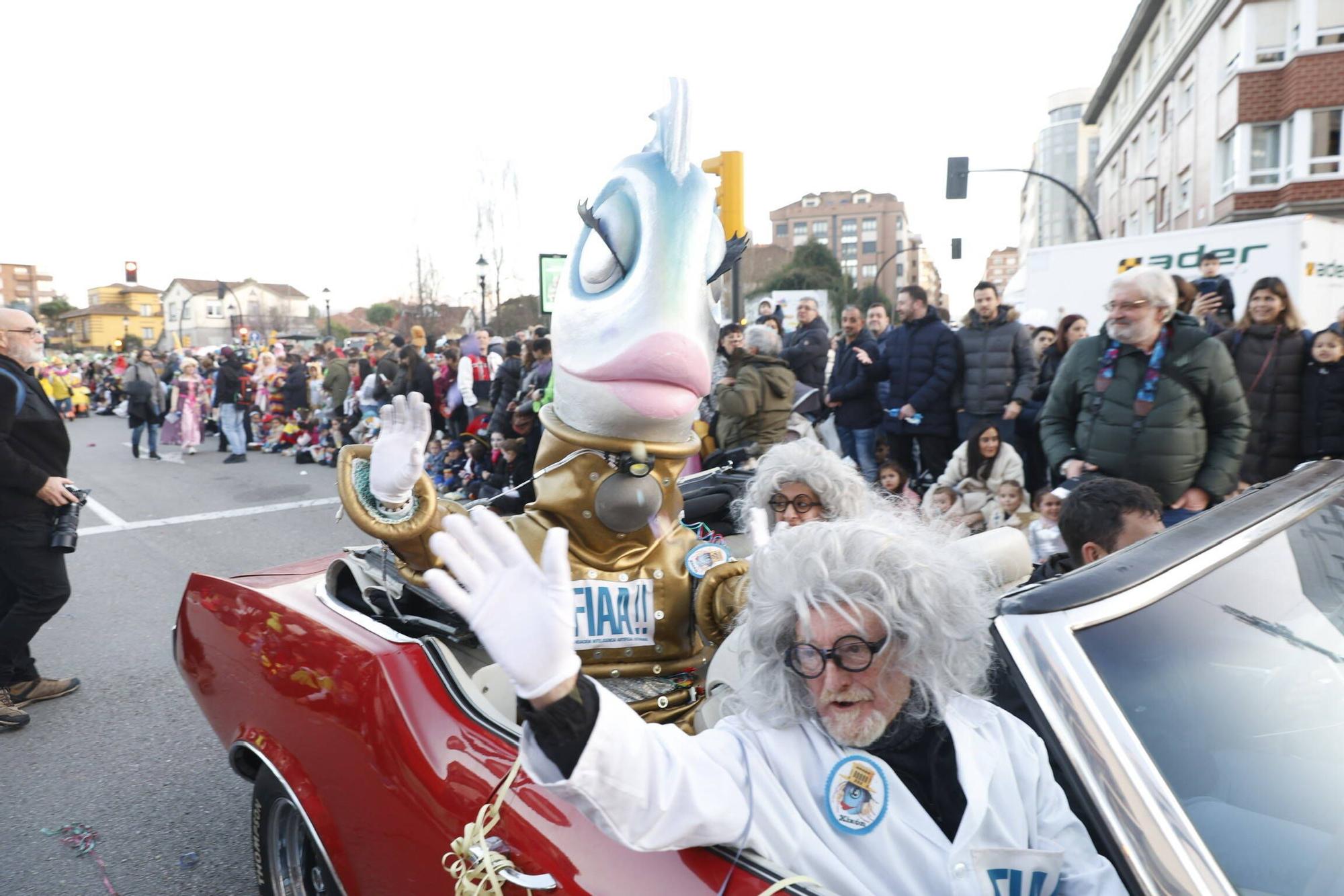 Así fue el multitudinario y espectacular desfile de Antroxu en Gijón (en imágenes)