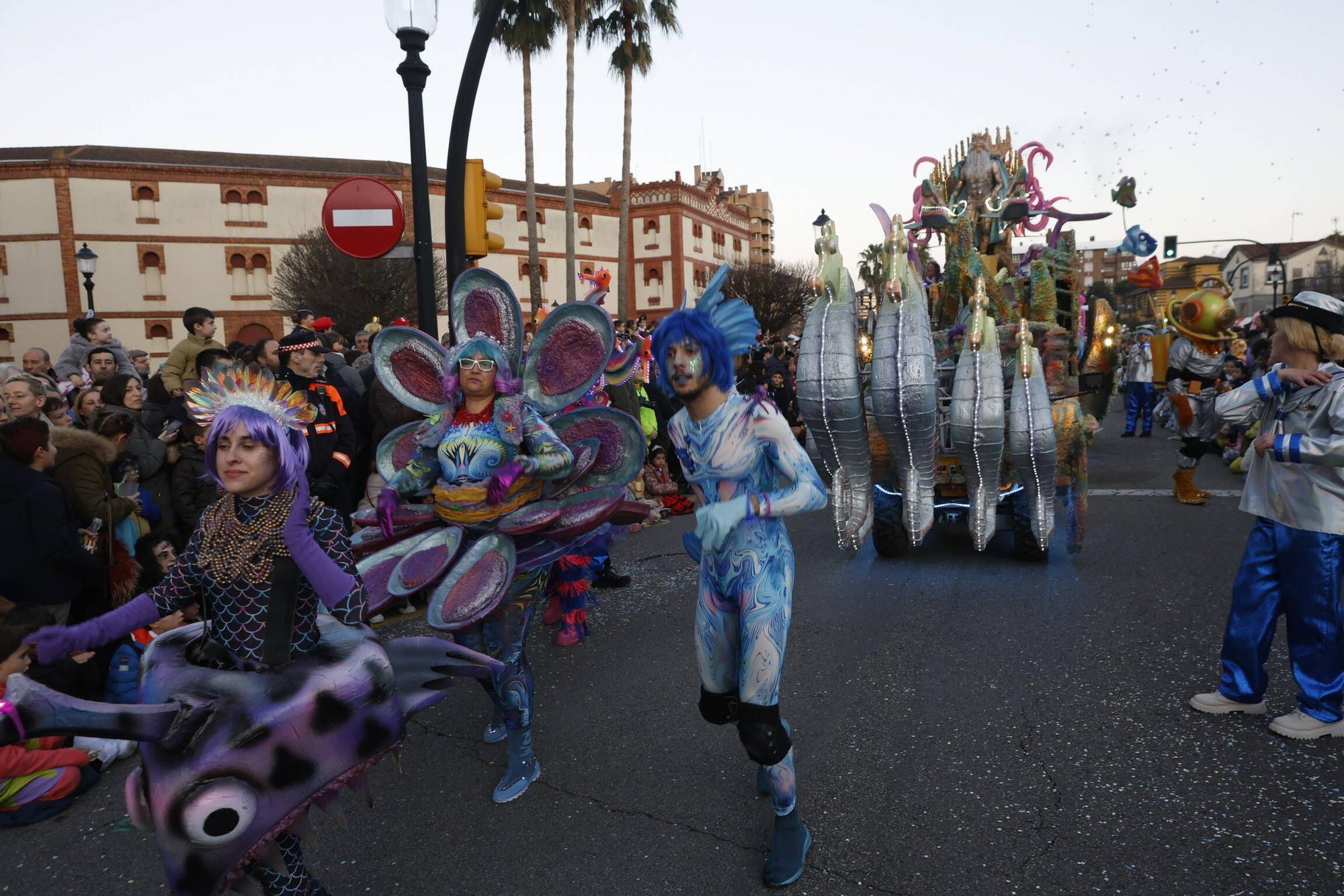 Así fue el multitudinario y espectacular desfile de Antroxu en Gijón (en imágenes)