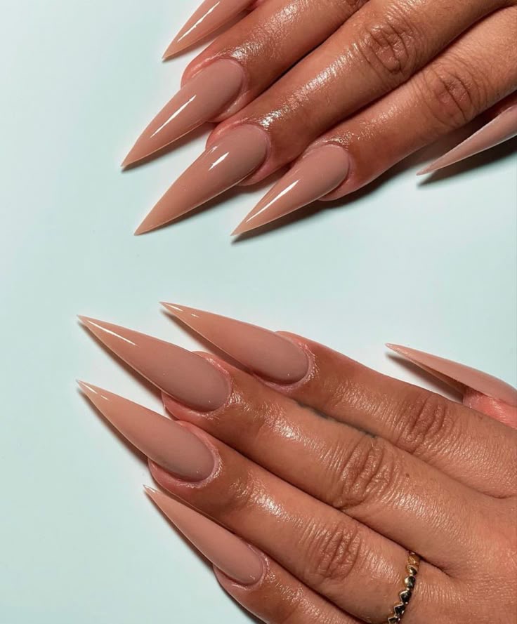 Manicura de Stiletto, la opción más elegante y favorecedora - Pinterest