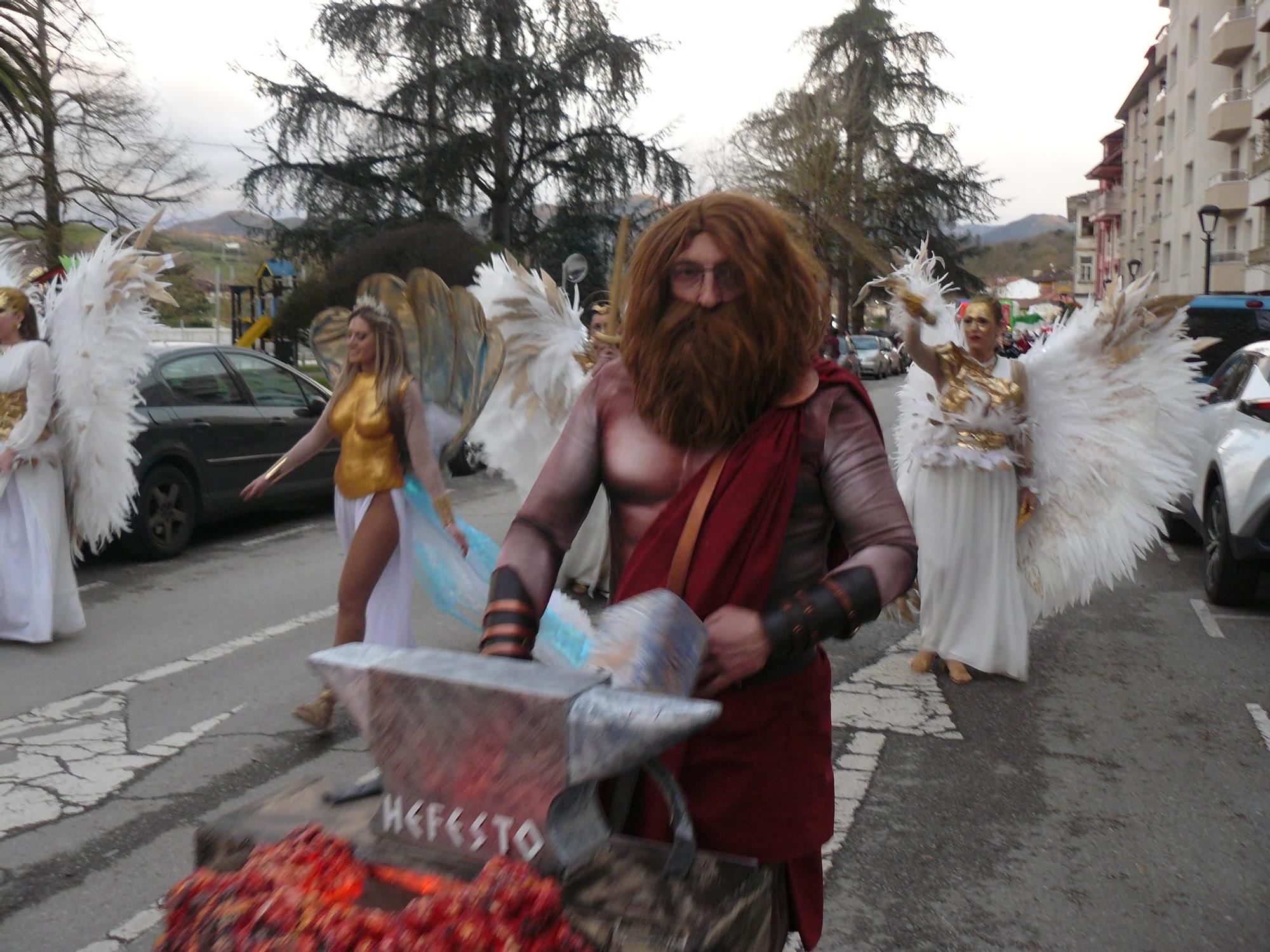 Arriondas se rinde a un Carnaval lleno de originalidad, fantasía y humor