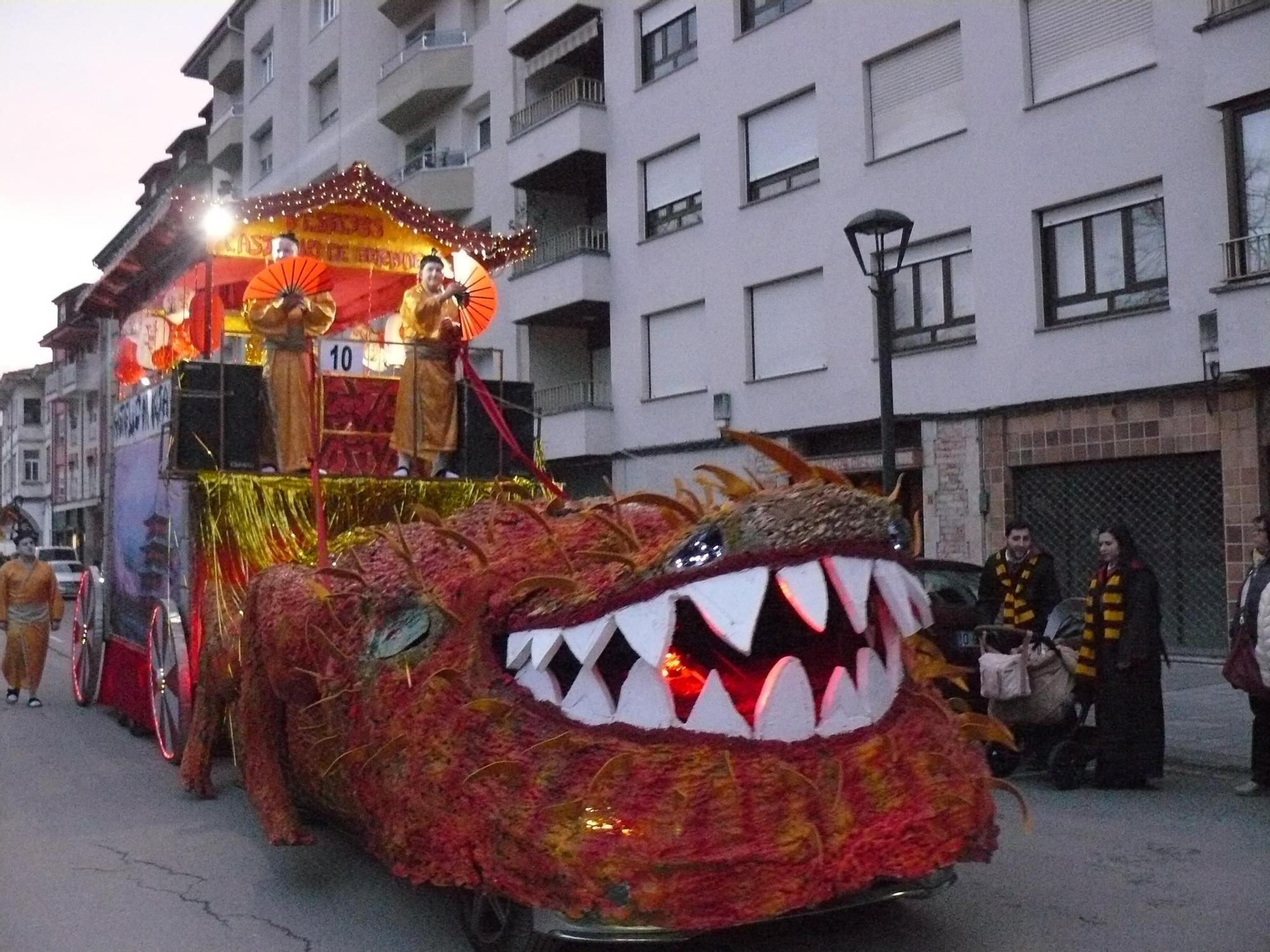 Arriondas se rinde a un Carnaval lleno de originalidad, fantasía y humor