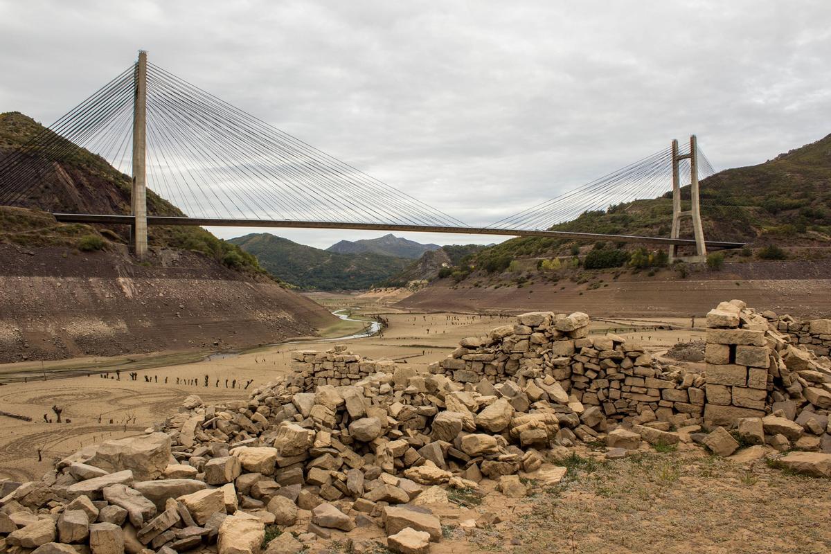 Embalse de Barrios de Luna, en León, afectado por la sequía