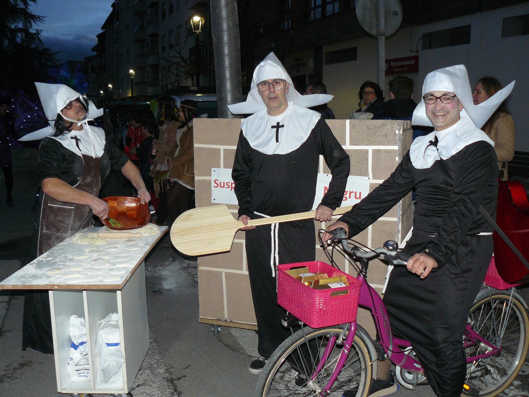 Arriondas se rinde a un Carnaval lleno de originalidad, fantasía y humor