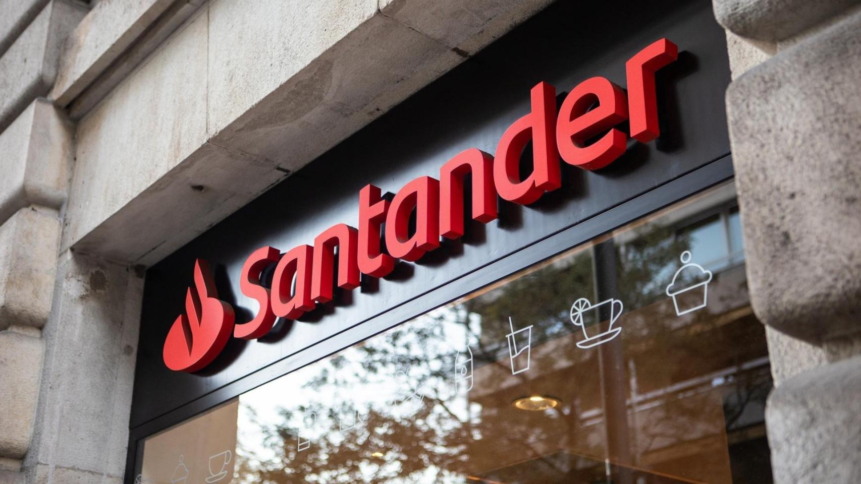 Santander se lleva al encargado de deportistas, fortunas latinas e instituciones en CaixaBank