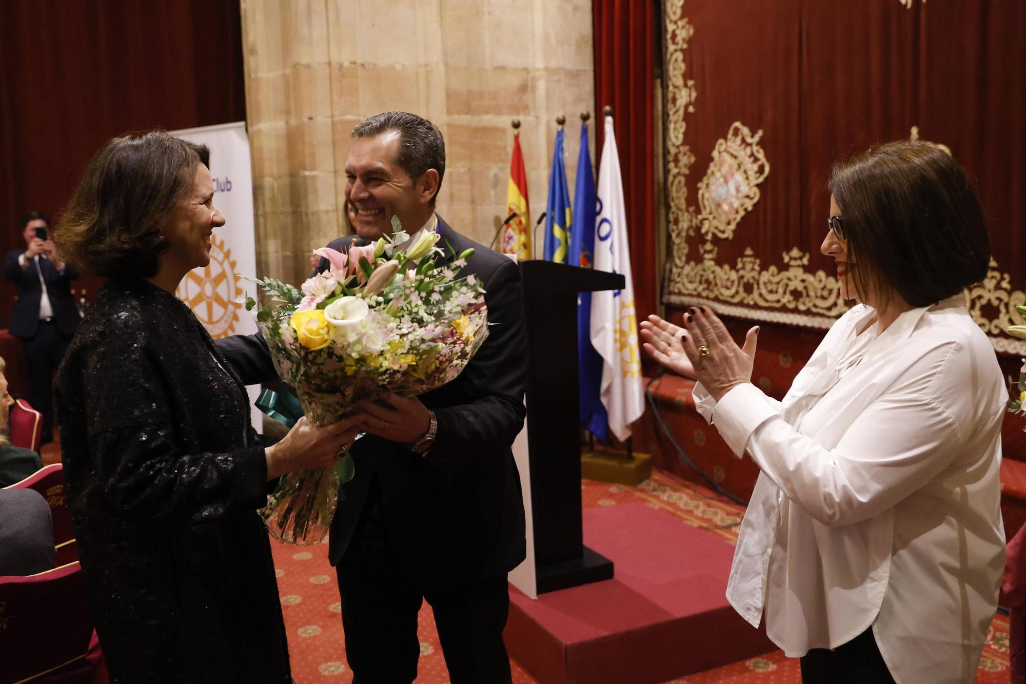 Entrega del premio "Mujer Trabajadora 2025" del Rotary Club Oviedo a Ángeles Rivero, directora general de LA NUEVA ESPAÑA, en imágenes