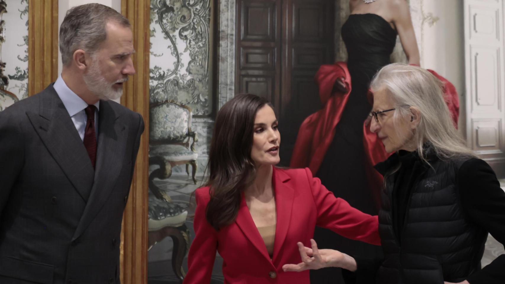 Annie Leibovitz revela el ‘making of’ del retrato más icónico de los Reyes y la opinión de Letizia al ver las fotos