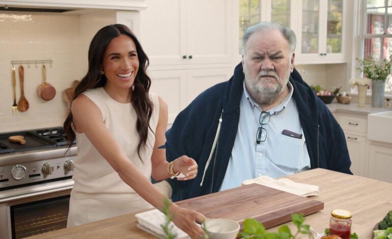 El padre de Meghan Markle niega que la actriz se criara «sola» y con «comida rápida» y lanza burlas y duras críticas