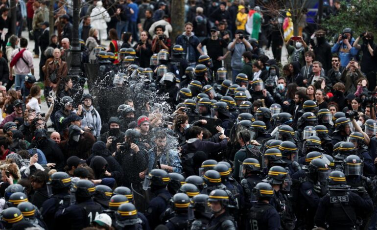 Las protestas en contra del racismo en París derivan en enfrentamientos contra la policía y desórdenes públicos