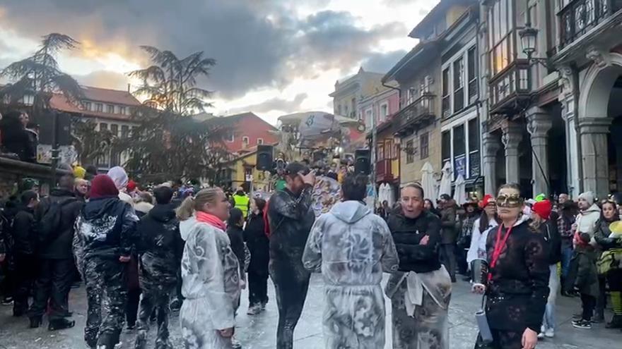 las peñas de Galiana se plantan ante un fallo en los cañones que obligó a parar el descenso