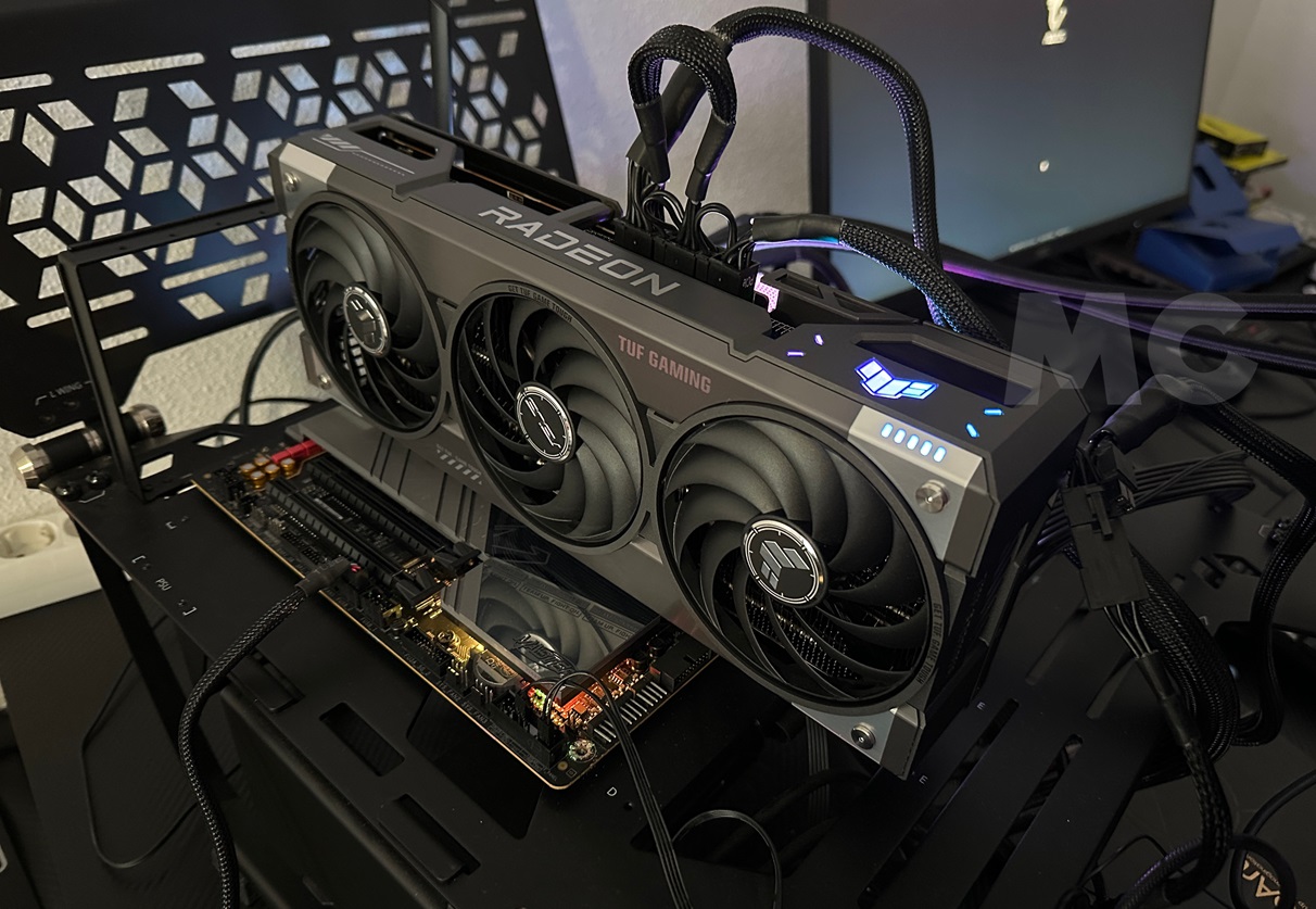 ASUS TUF Gaming Radeon RX 9070 XT OC