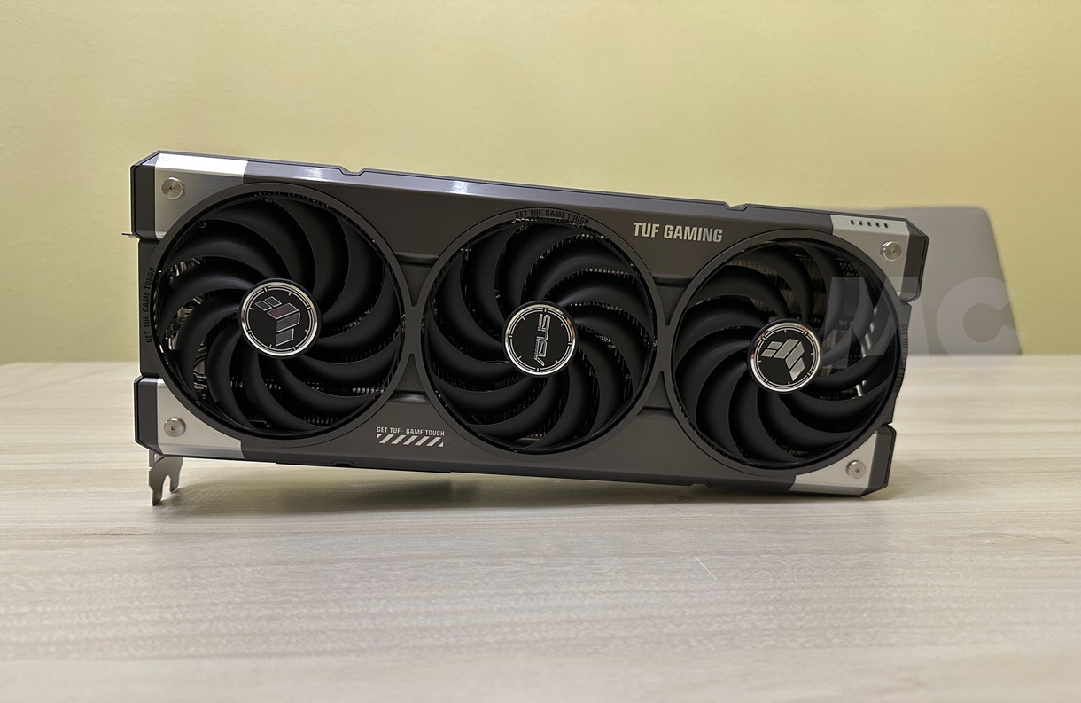 ASUS TUF Gaming Radeon RX 9070 XT OC