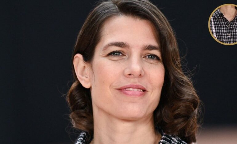 El look de Carlota Casiraghi en el desfile otoño-invierno 2025 de Chanel