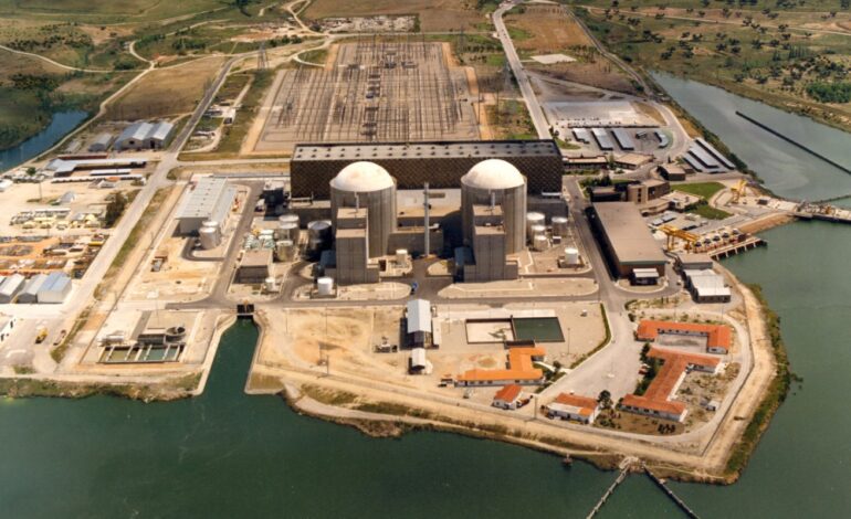 El Colegio de Ingenieros advierte del riesgo de apagones si se cierra la central nuclear de Almaraz