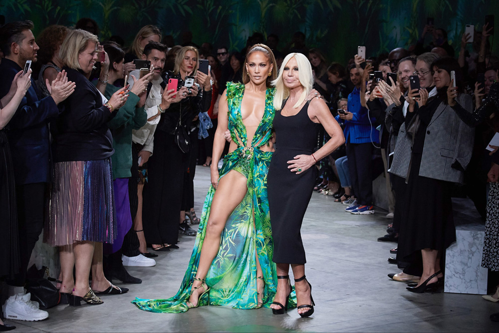 Jennifer López y Donatella Versace