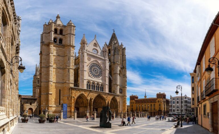 Qué hacer 24 horas en León: tapeo, Gaudí y la Pulchra Leonina | Escapadas por España | El Viajero