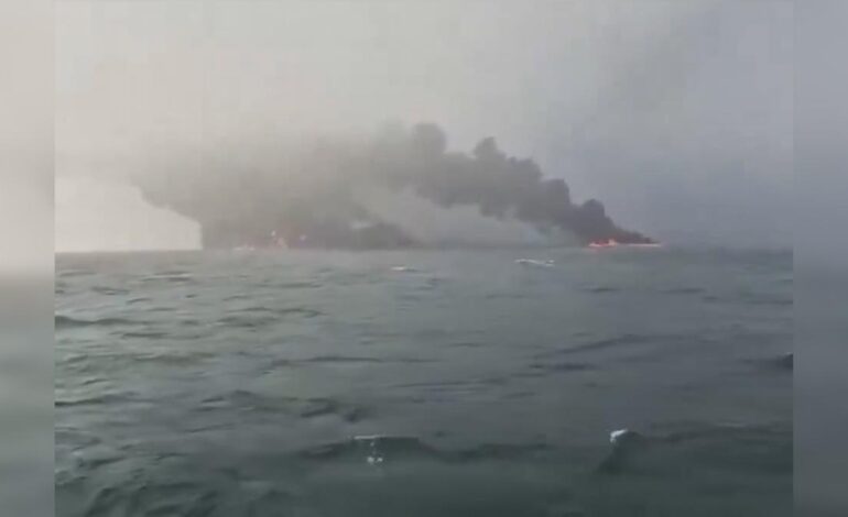 Al menos 32 personas rescatadas tras el choque de un petrolero y un buque de carga frente a las costas de Inglaterra